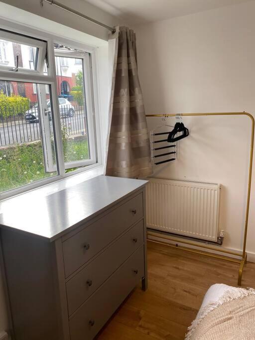 Luxury 2 Bedroom Apartment, Parking, Few Minutes Walk From Wembley Stadium Londra Dış mekan fotoğraf
