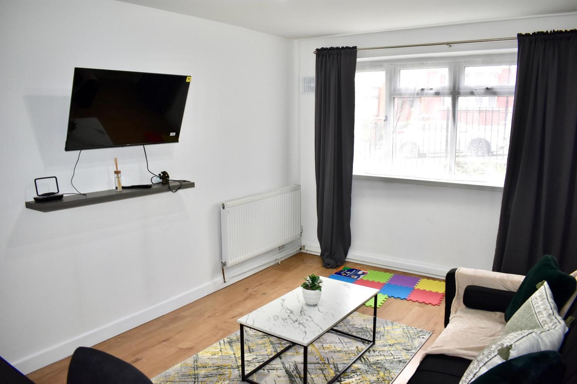Luxury 2 Bedroom Apartment, Parking, Few Minutes Walk From Wembley Stadium Londra Dış mekan fotoğraf