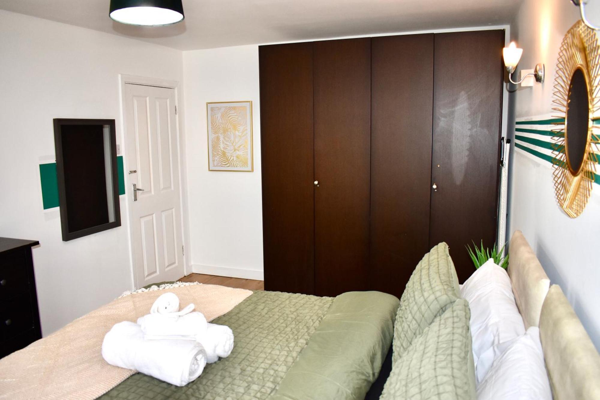 Luxury 2 Bedroom Apartment, Parking, Few Minutes Walk From Wembley Stadium Londra Dış mekan fotoğraf